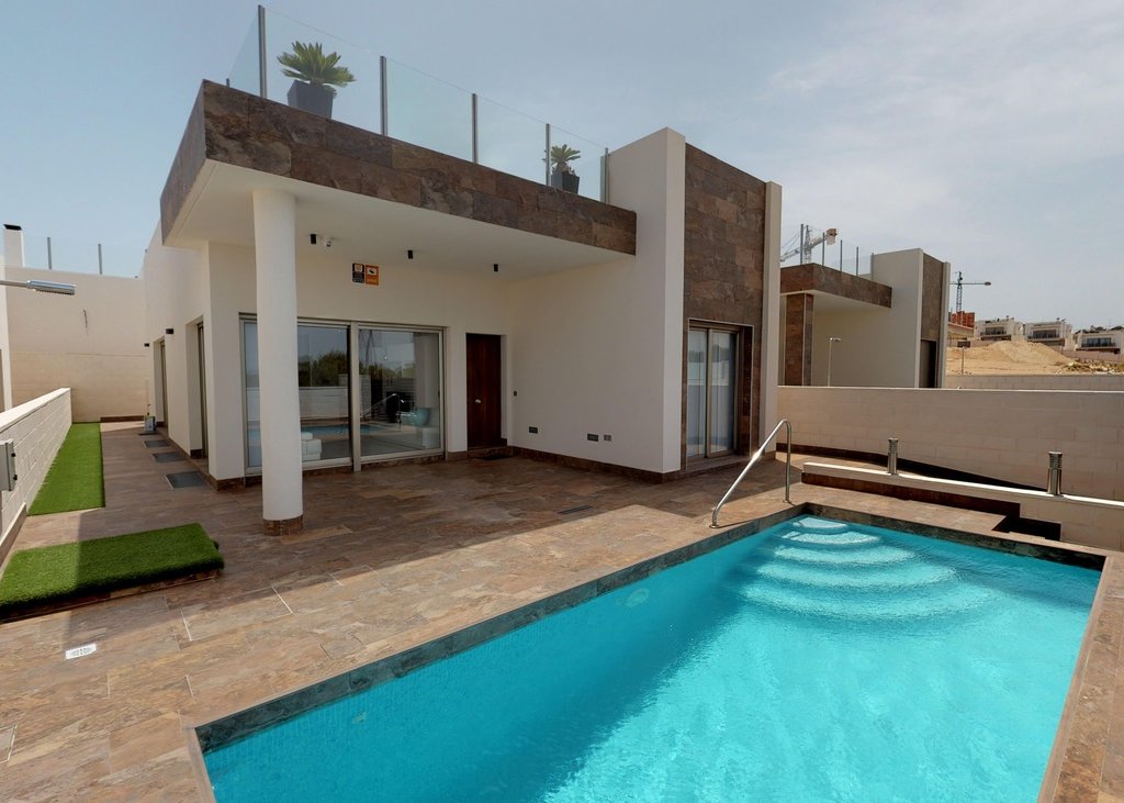 3 Bedroom 2 Bathroom Villa in Villamartin