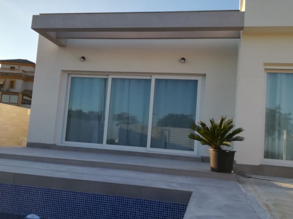 3 Bedroom 2 Bathroom Villa in Los Montesinos