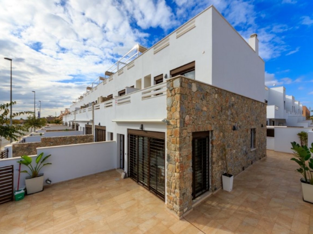 3 Bedroom 3 Bathroom Townhouse in Torre De La Horadada