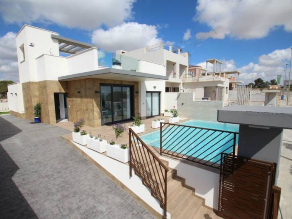 3 Bedroom 2 Bathroom Villa in La Manga