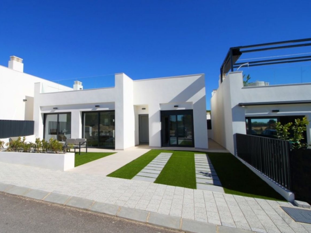 3 Bedroom 2 Bathroom Villa in Pilar De La Horadada