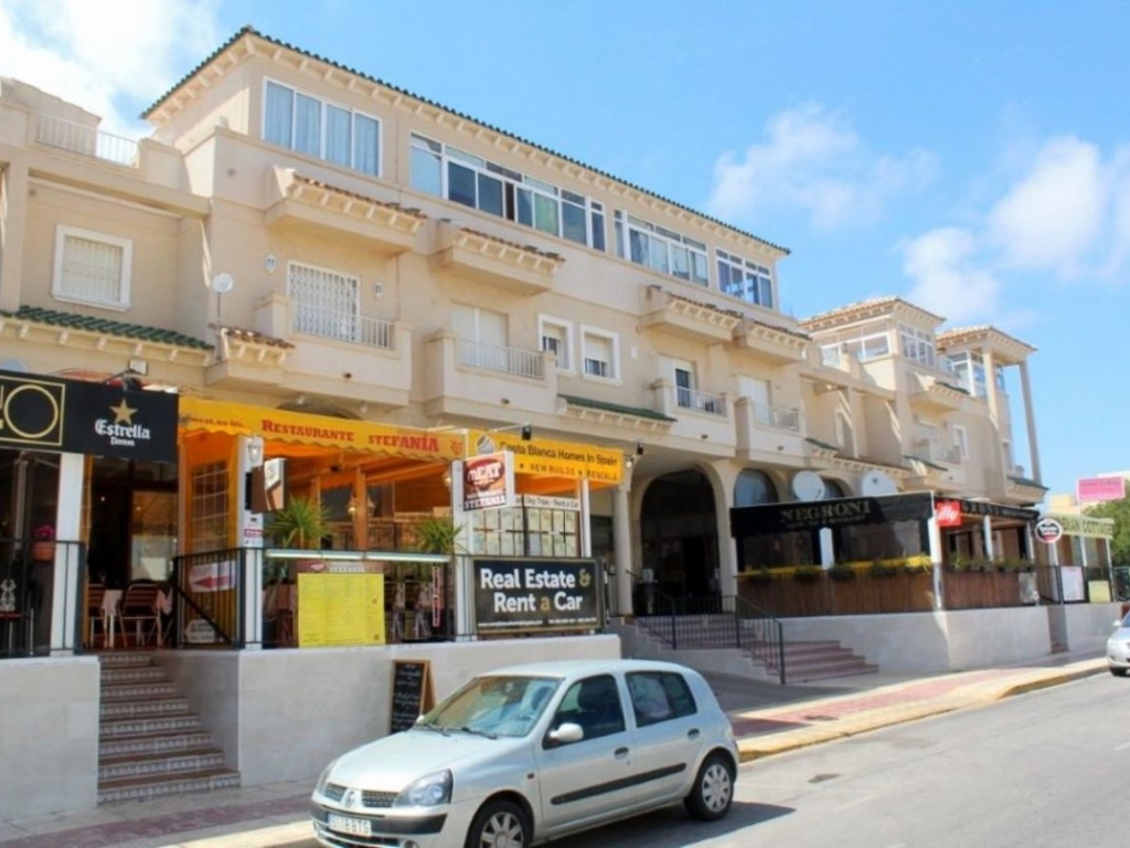 2 Bathroom Commercial in Playa Flamenca