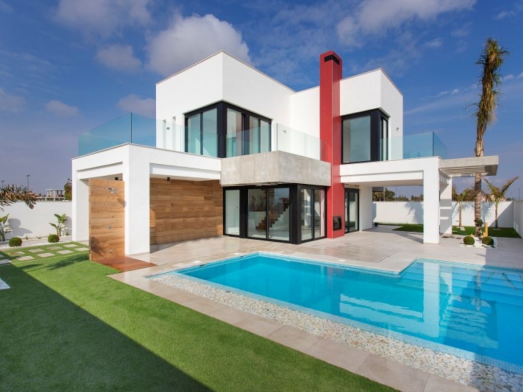 4 Bedroom 4 Bathroom Villa in Los Alcazares