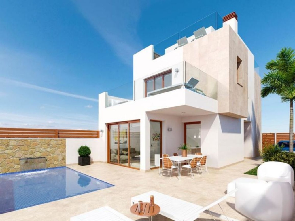 3 Bedroom 3 Bathroom Villa in Torre De La Horadada
