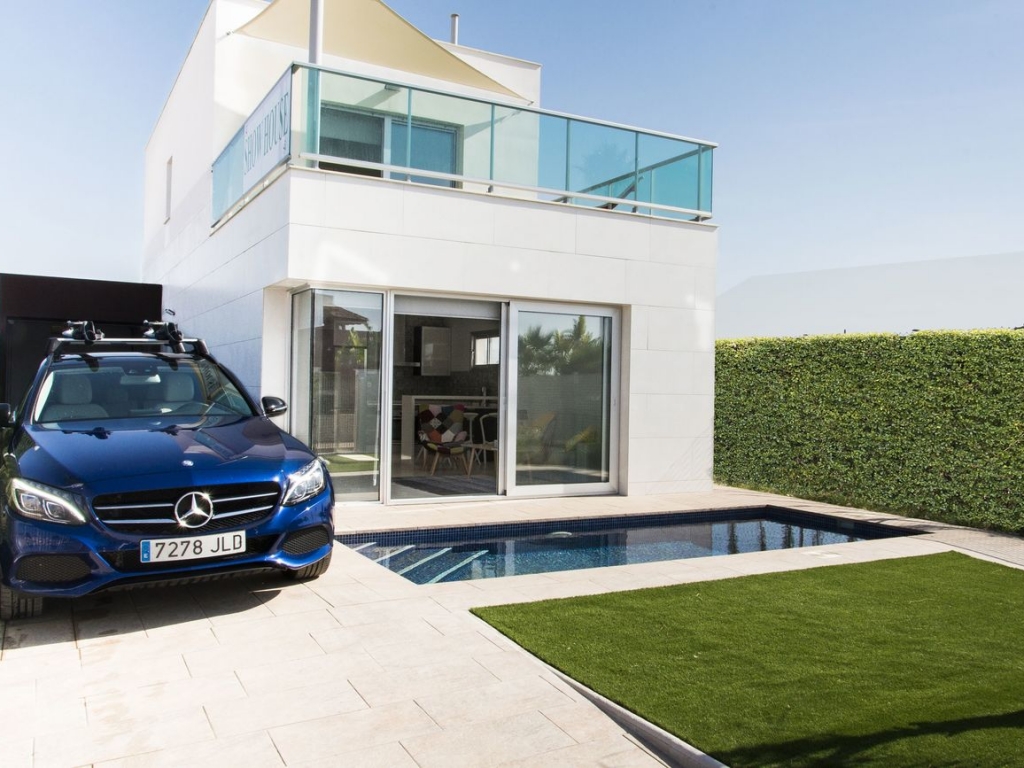 3 Bedroom 2 Bathroom Villa in Los Alcazares