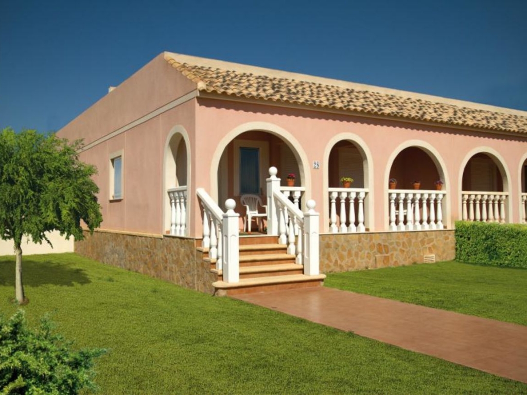 2 Bedroom 1 Bathroom Bungalow in Balsicas